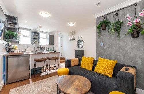Woolwich House | The Cottage
