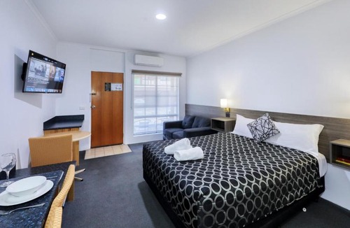 South Albury Hotel | The Cottage Motor Inn Albury CBD
