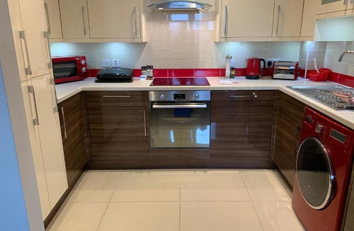 Windsor City Centre Apartment | The Courtyard by Accommodation Windsor