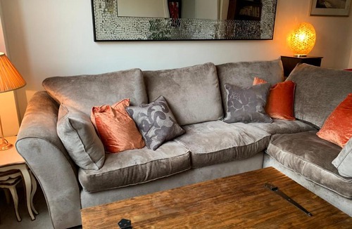 Windsor City Centre Apartment | The Courtyard by Accommodation Windsor