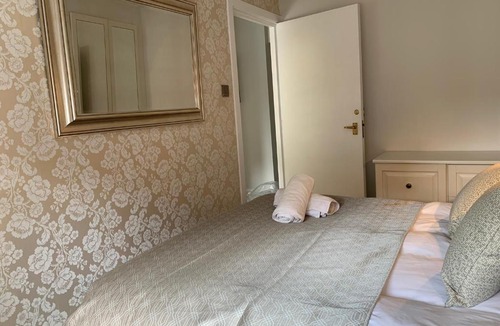 Windsor City Centre Apartment | The Courtyard by Accommodation Windsor