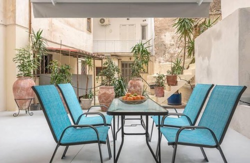 Filopappou Apartment | The Courtyard Oasis