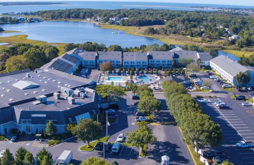 West Yarmouth Condo | The Cove at Yarmouth 1br Suite Sunday Check-In