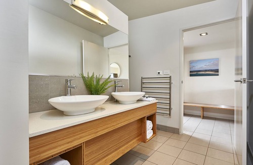 Kettering Bed & Breakfast | The Cove Kettering