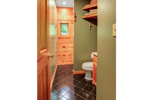 North Creek Cabin | The Cozy Cabin on North Creek