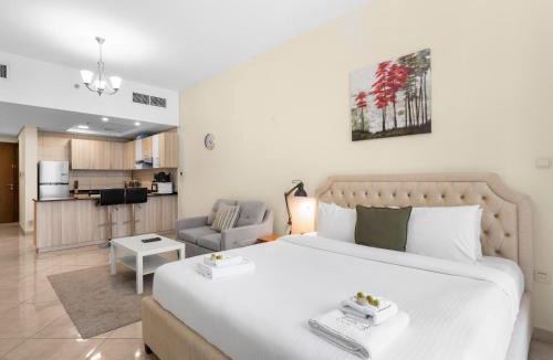 Jumeirah Village Circle Apartment | The Cozy Corner Studio In Chaimaa-06