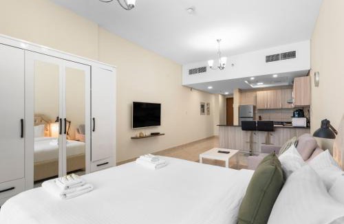 Jumeirah Village Circle Apartment | The Cozy Corner Studio In Chaimaa-06