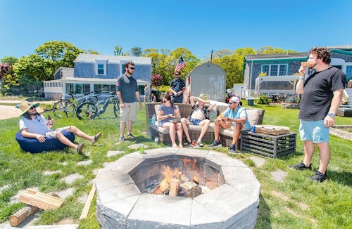 Onset Cabin | The Crab Cottage @ The Cape Cod Canal Compound LODGE