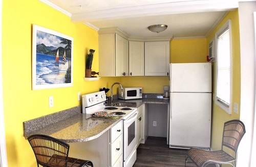 Willoughby Spit Apartment | The Crab Pad Beachfront - kayaks - BBQ