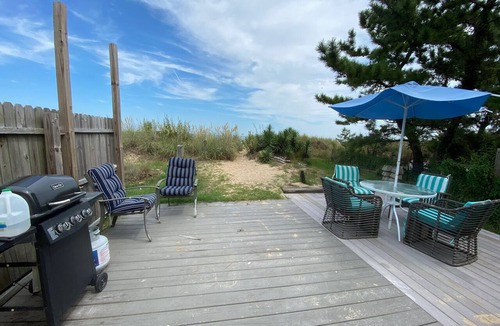 Willoughby Spit Apartment | The Crab Pad Beachfront - kayaks - BBQ
