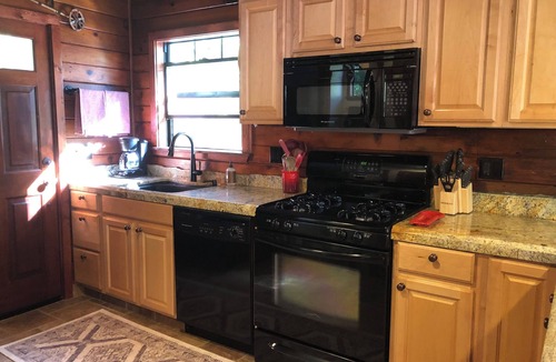 Twain Harte Cabin | The Cranes cabin, clean, cozy & private cabin in Twain Harte, Perfect for 2!