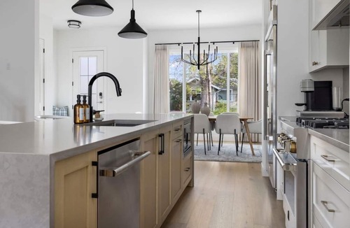 Crescent Heights House | The Crescendo: Luxury Family Home 3 Minutes to DT