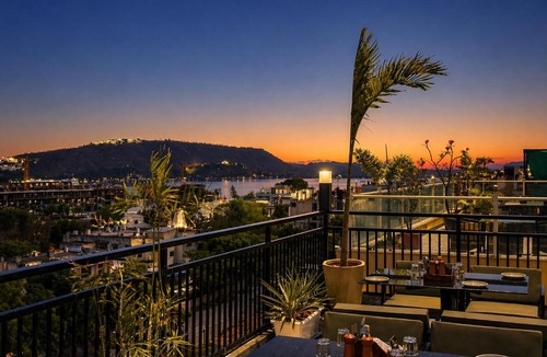 Mali Colony Hotel | The Crescent Udaipur -Boutique Hotel Near Lake Pichola