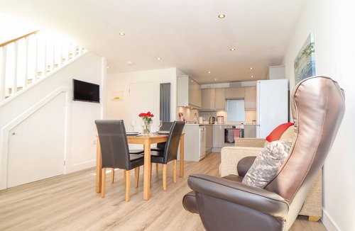 Helston Cottage | The Crest
