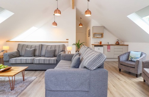 Helston Cottage | The Crest