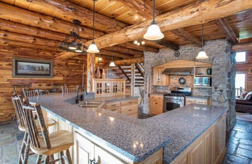 Keene Cabin | The Crest Lodge - Cabin w/Hot Tub - Game, Bar & Theatre Rooms