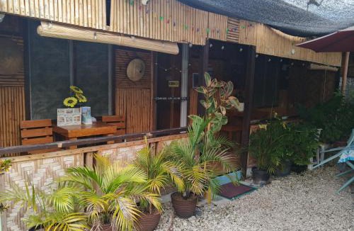 Oslob Bed & Breakfast | The Cronin Residence