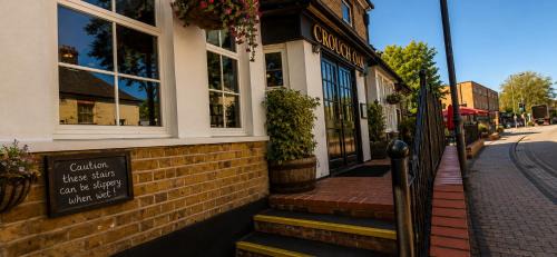 Runnymede House | The Crouch Oak