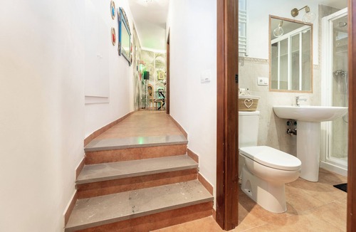 Beiro Apartment | The Crown (1stRight)