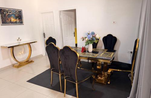 Oyarifa Apartment | The crown