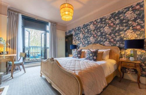 London Borough of Bromley Hotel | The Crown Inn
