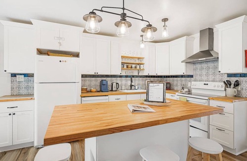 Canton Apartment | The Crows Nest Apt; Asheville; Smoky Mtns