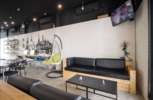 Silom Hostel | The Cube Hostel Silom
