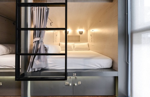 Silom Hostel | The Cube Hostel Silom
