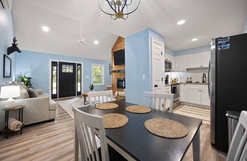 Burkesville House | The Cumberland Collective~The Hideaway~<6mi to lake/golf. Great for families!