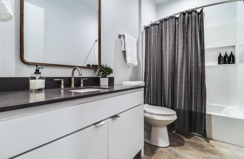Downtown Apartment | The Cypress Flats