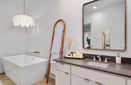 Downtown Apartment | The Cypress Flats