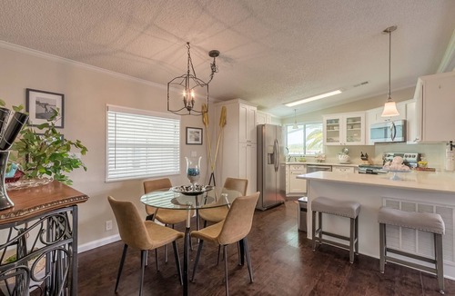 Edgewater House | The Dancing Dolphin Retreat