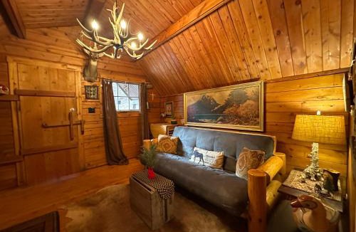 Cosby House | The Dapper Duck Log Cabin