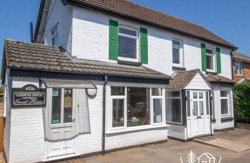 Dibden Purlieu Apartment | The Deluxe Hare - Room 2 - New Forest