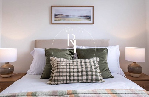 Peterhead House | The Den at Abernethy