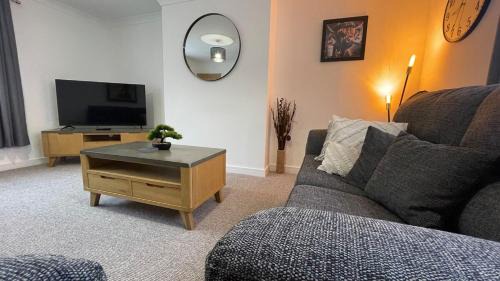 Wick Apartment | The Den - by Caithness Luxury Apartments NC500 - 2 Bedroom holiday home - Sleeps Work teams upto 2 & holiday makers upto 4 - PREFERENTIAL RATES FOR LONG STAY TRADES - CONTACT US -