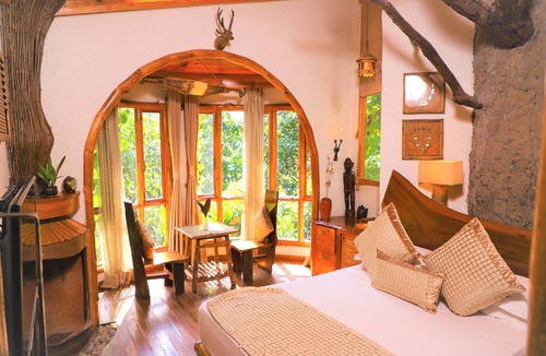 Chilkiya Range Hotel | The Den
