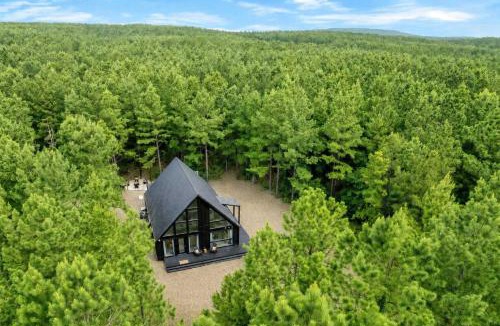Hochatown House | The Denizen - Forest Retreat Sauna & Hot Tub
