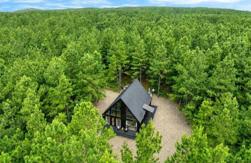 Hochatown House | The Denizen - Forest Retreat Sauna & Hot Tub