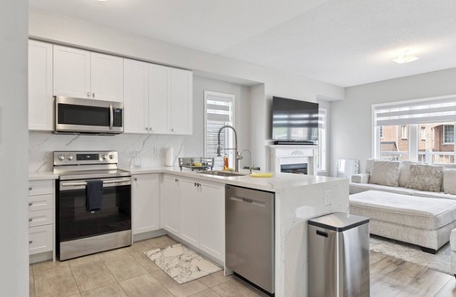 Ajax House | The Devineridge Executive House