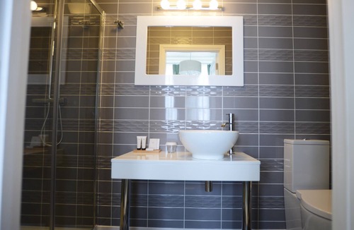 Torquay City Centre Hotel | The Devon Court