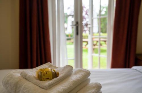 Spetchley Hotel | The Dewdrop Inn