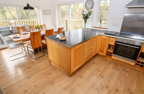 Wiseman's Bridge House | THE DINGLE, pet friendly, character holiday cottage in Stepaside