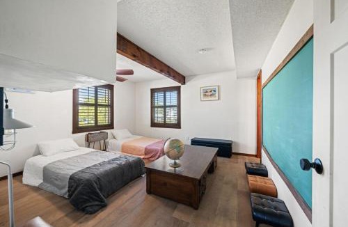 Hernando Beach House | The Dogfish Dive Den!