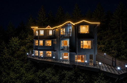 Shimla Hotel | The Dogri Boutique Cottage, Mashobra - Luxury Cottage with Scenic mountain view