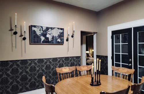 Southeast Salem House | The Dove Room at Stag and Sparrow