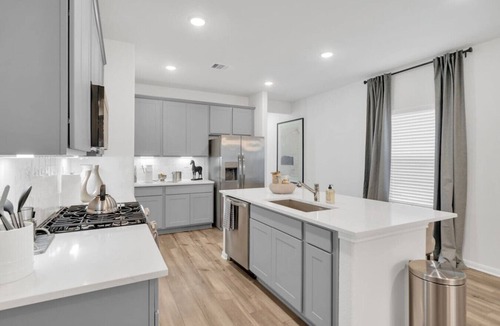 Magnolia House | The DOVI Collection | Sweet Cherry Retreat