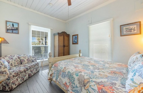 Cedar Key Hotel | The Downtown Historic Island Hotel Room 27