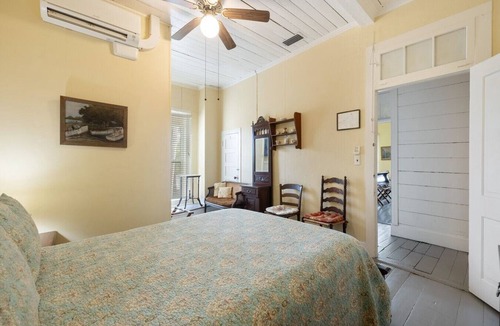 Cedar Key Hotel | The Downtown Historic Island Hotel