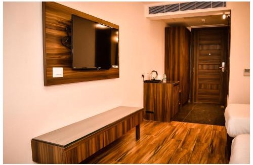 Kanpur Hotel | THE DOWNTOWN